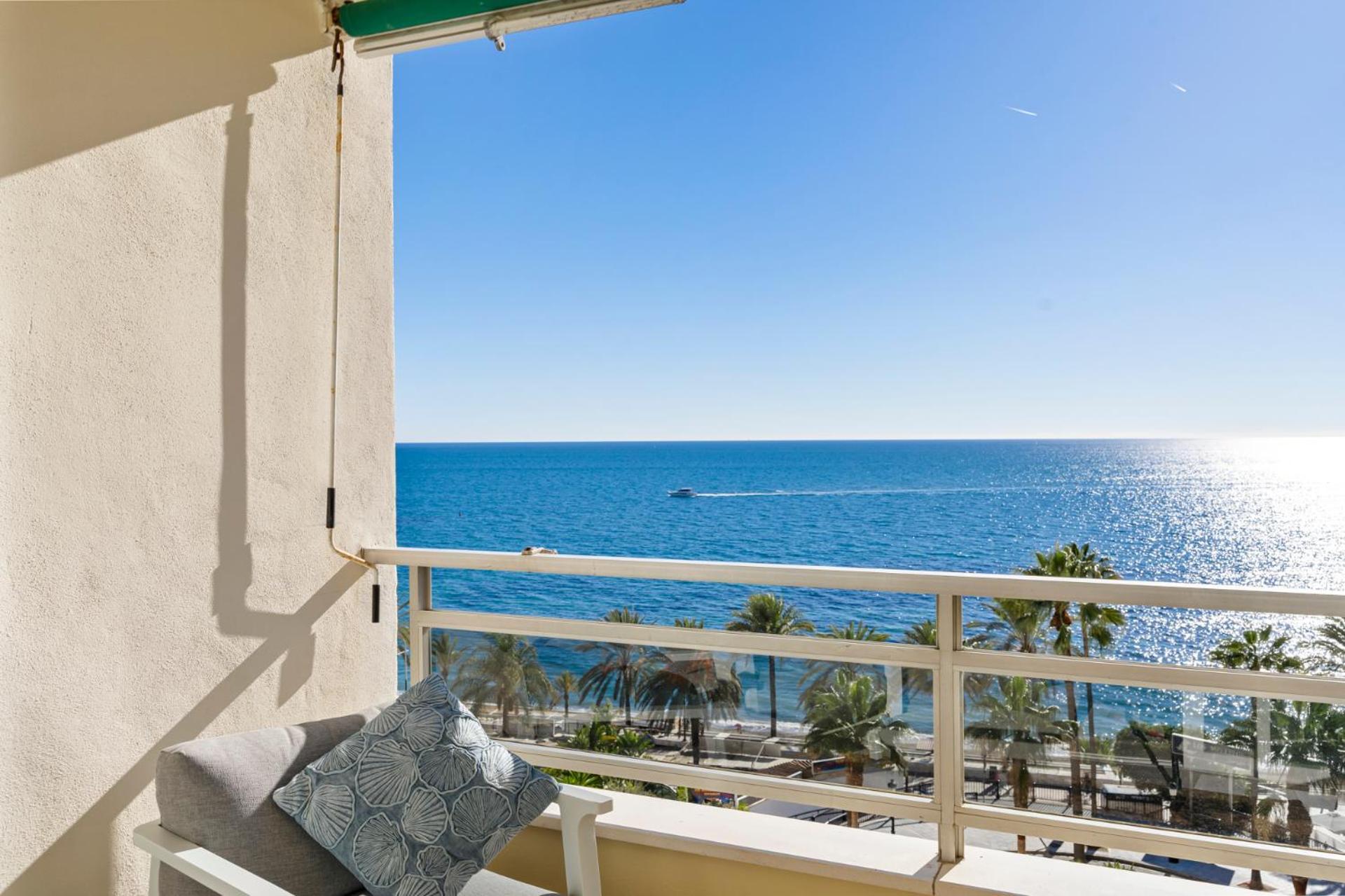 Beach Front Apartment With Pool Marbella Exterior photo