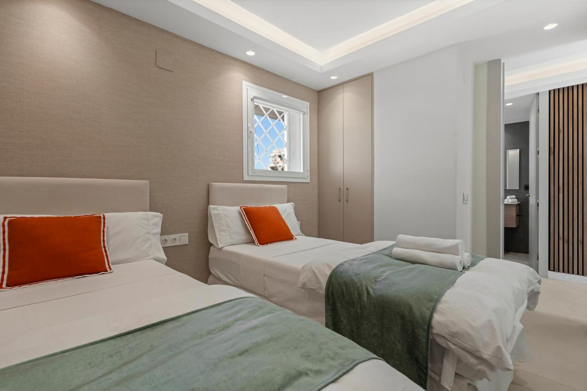 Beach Front Apartment With Pool Marbella Exterior photo